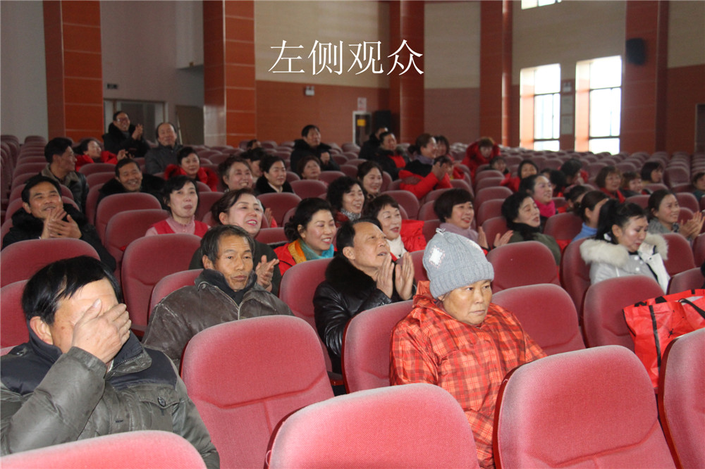 16、左侧观众.jpg