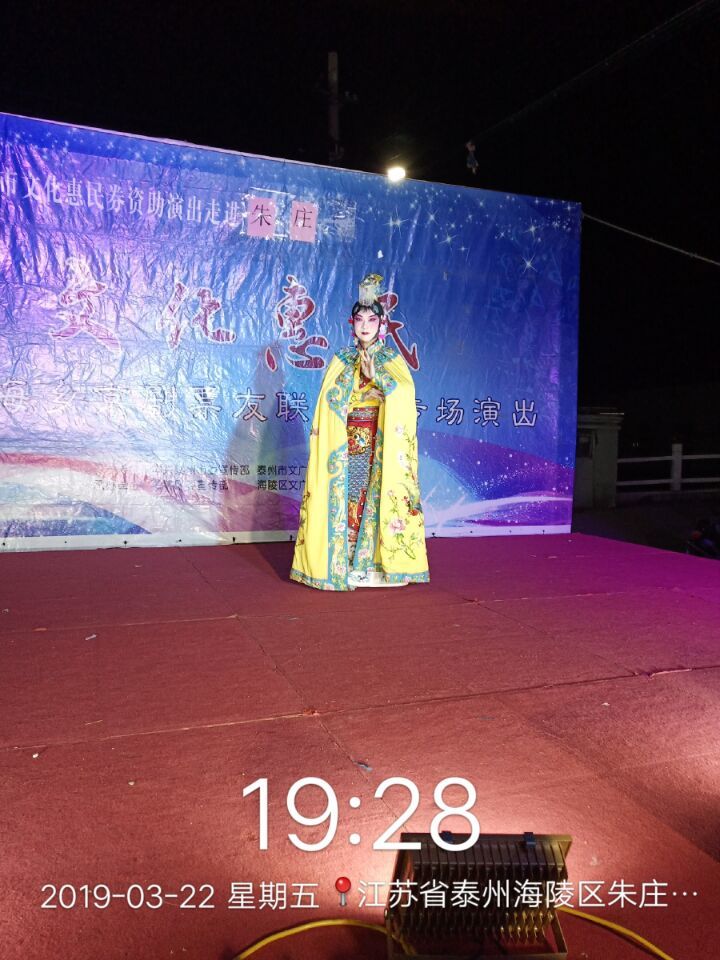 FEB8D7F0F591200D21C2FA4AE63B959D火红.jpg