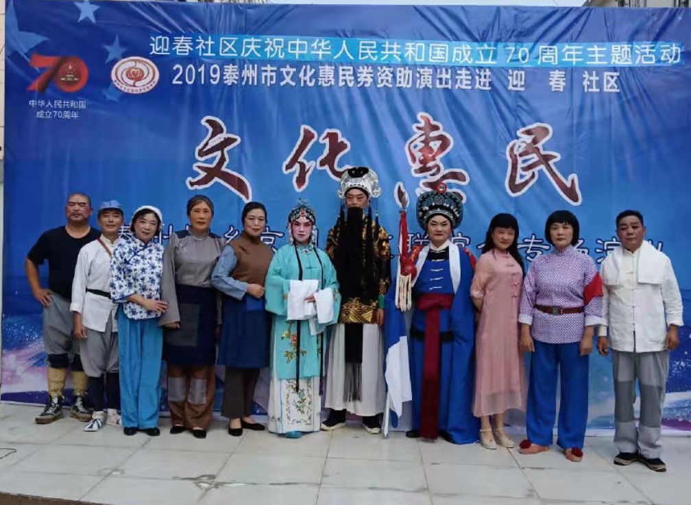 演员合影_看图王.jpg