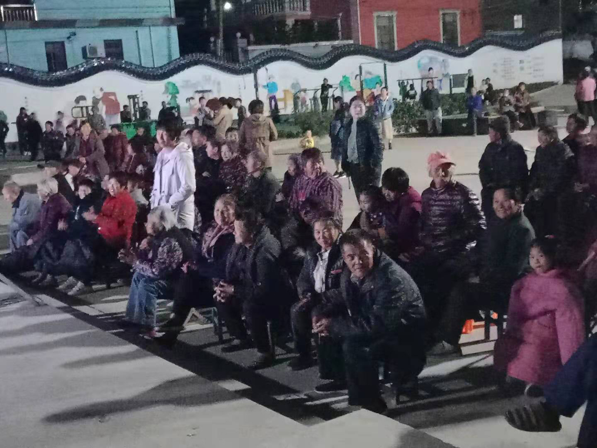 012观众.jpg