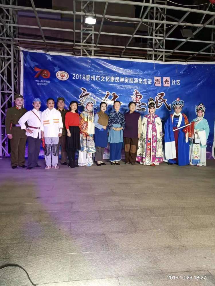 演员合影3698a850e713e273fc8afaa30f5a5b2.jpg 演员合影3698a850e713e273fc8afaa30f5a5b2.jpg