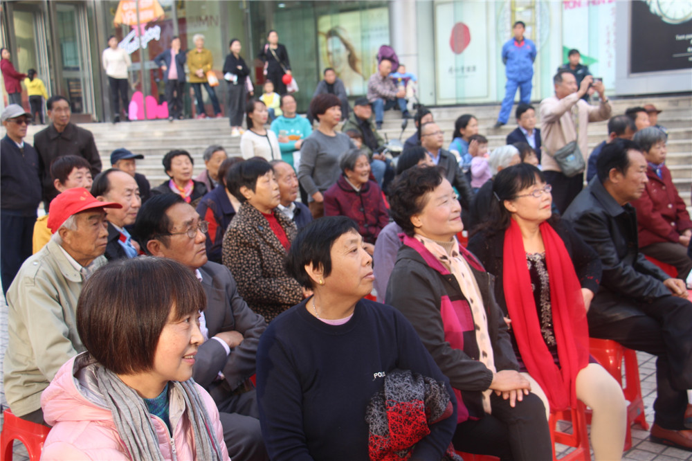 17 左边观众.jpg